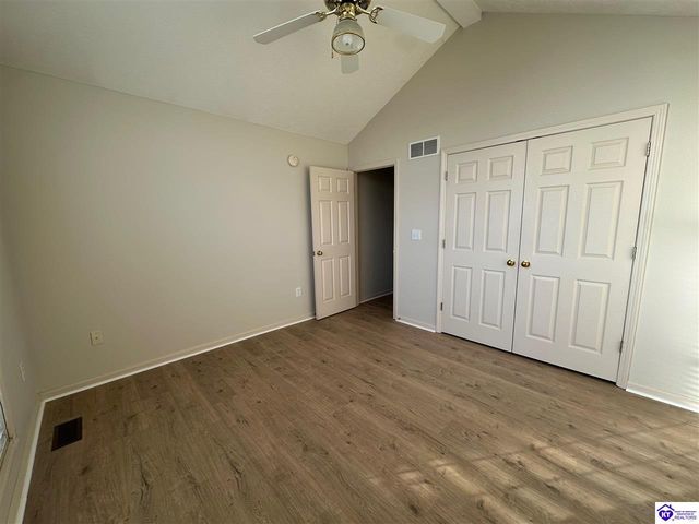 11 Bear Oak Court, Cecilia, KY 42724