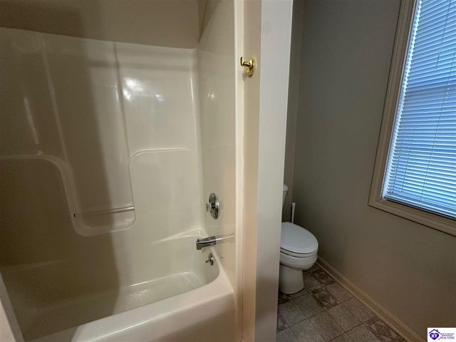 11 Bear Oak Court, Cecilia, KY 42724