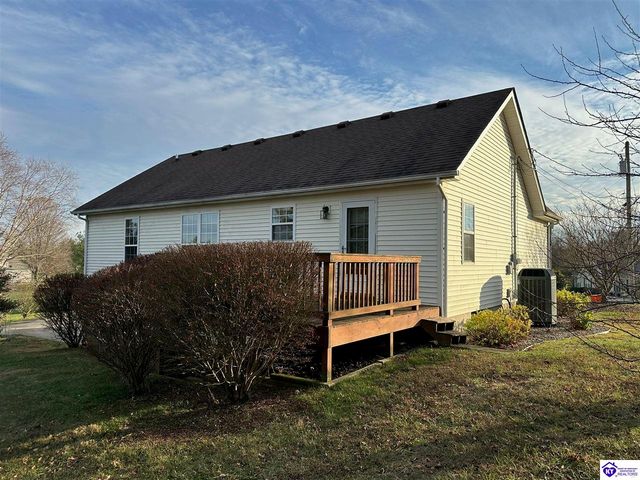 11 Bear Oak Court, Cecilia, KY 42724