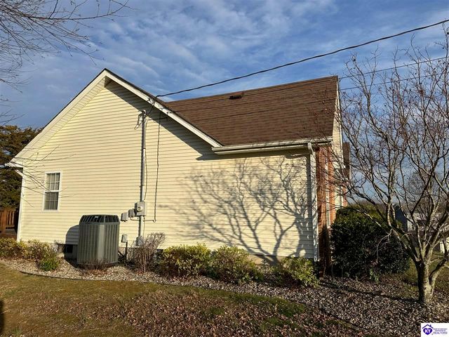 11 Bear Oak Court, Cecilia, KY 42724