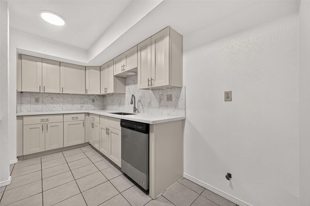 415 Lee Drive, Richmond, TX 77469