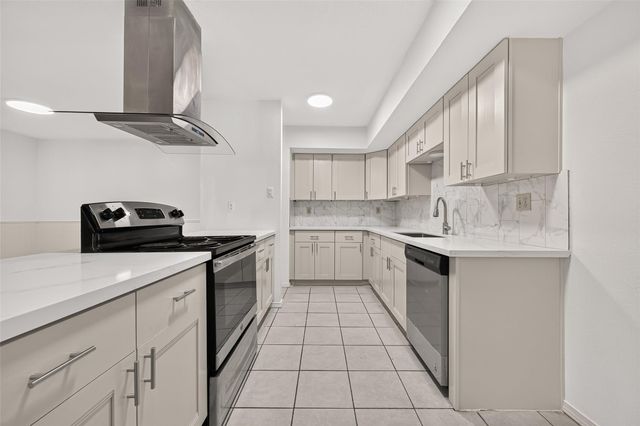 415 Lee Drive, Richmond, TX 77469