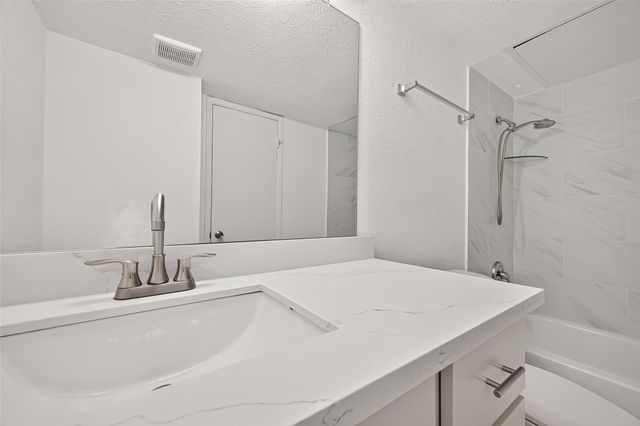 415 Lee Drive, Richmond, TX 77469