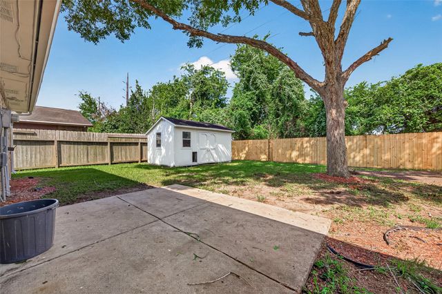 415 Lee Drive, Richmond, TX 77469