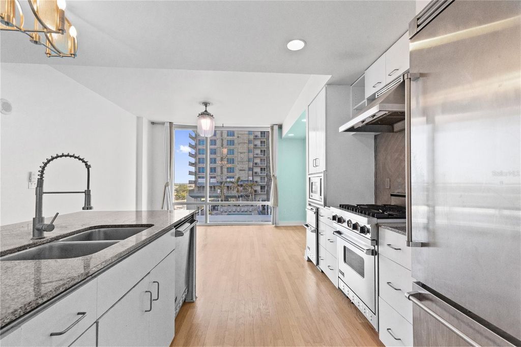 Image 11 of property listing at 1120 E KENNEDY BOULEVARD 1124, Tampa, FL 33602