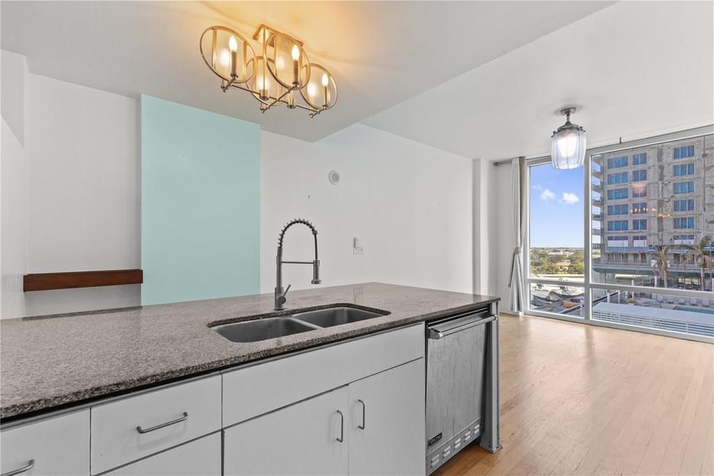 Image 12 of property listing at 1120 E KENNEDY BOULEVARD 1124, Tampa, FL 33602