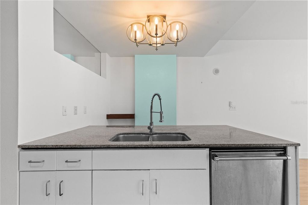 Image 13 of property listing at 1120 E KENNEDY BOULEVARD 1124, Tampa, FL 33602