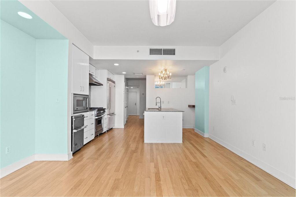 Image 17 of property listing at 1120 E KENNEDY BOULEVARD 1124, Tampa, FL 33602