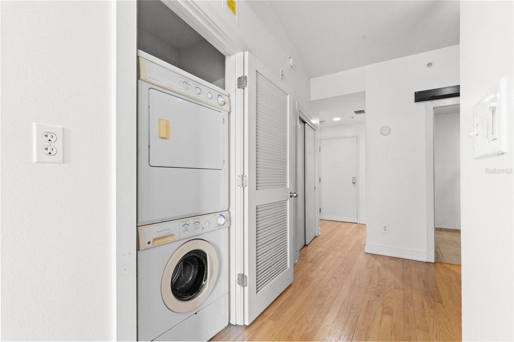 Image 25 of property listing at 1120 E KENNEDY BOULEVARD 1124, Tampa, FL 33602