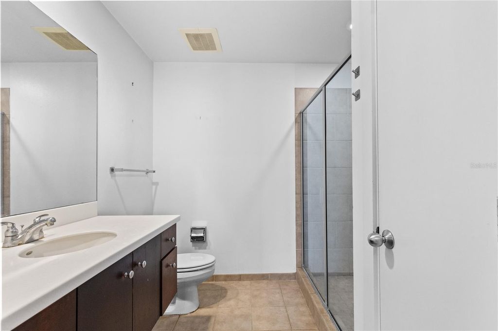 Image 28 of property listing at 1120 E KENNEDY BOULEVARD 1124, Tampa, FL 33602