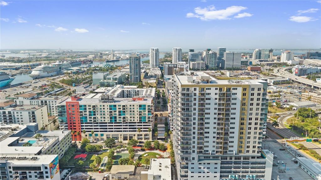 Image 39 of property listing at 1120 E KENNEDY BOULEVARD 1124, Tampa, FL 33602