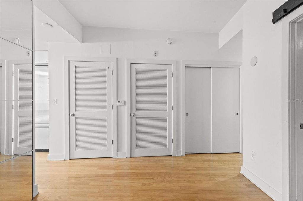 Image 7 of property listing at 1120 E KENNEDY BOULEVARD 1124, Tampa, FL 33602