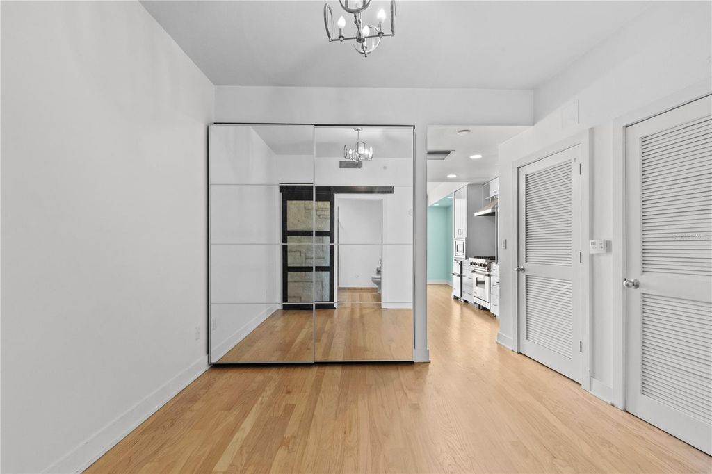 Image 8 of property listing at 1120 E KENNEDY BOULEVARD 1124, Tampa, FL 33602
