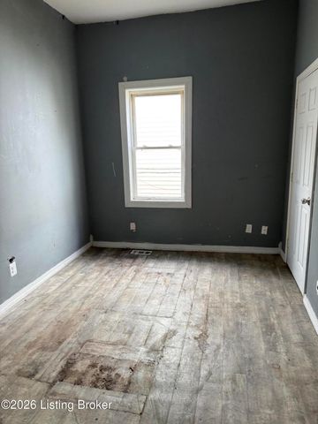 229 N 26th St, Louisville, KY 40212