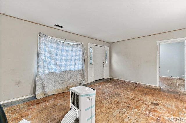 10320 Baron Drive, St Louis, MO 63136