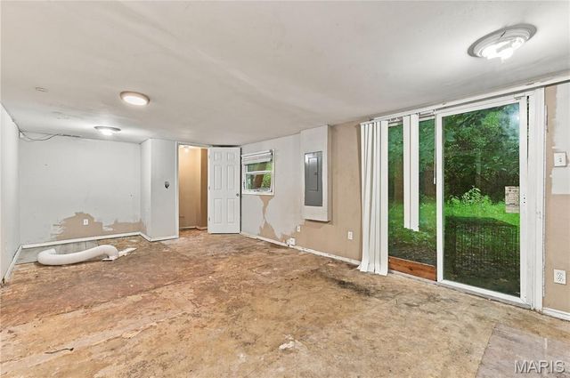 10320 Baron Drive, St Louis, MO 63136