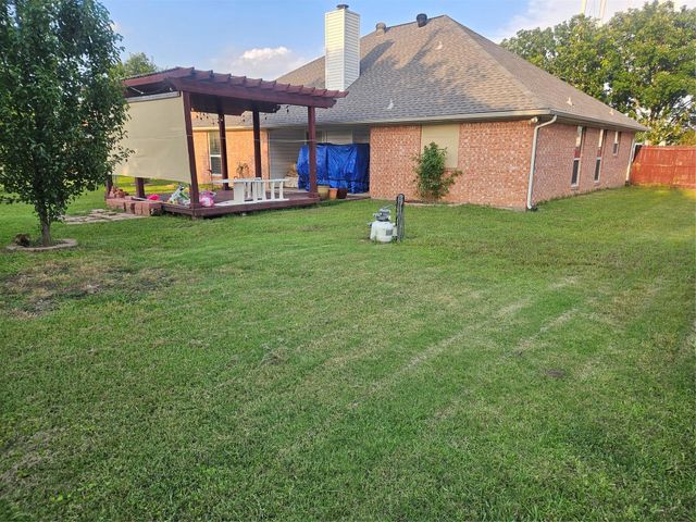 747 E 6th Street, Krum, TX 76249