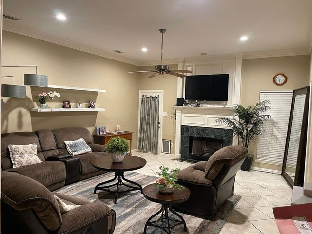 747 E 6th Street, Krum, TX 76249