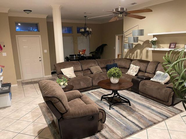 747 E 6th Street, Krum, TX 76249