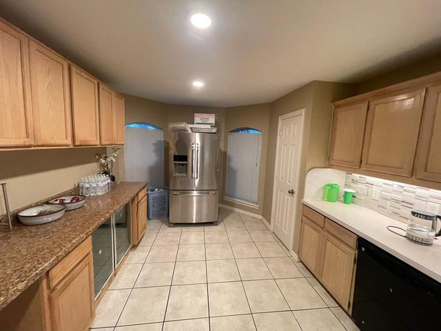 747 E 6th Street, Krum, TX 76249