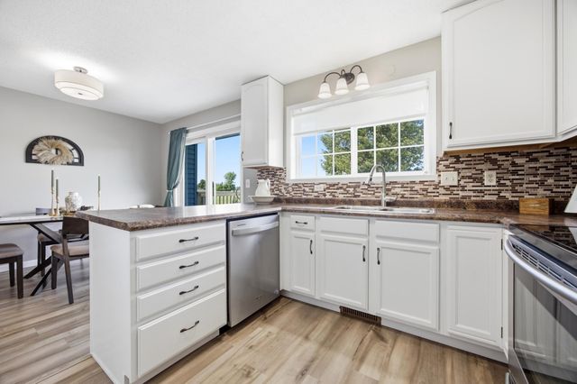 3455 39th Street S, Moorhead, MN 56560