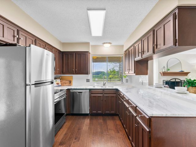 3028 Oak Valley Drive, Bedford, TX 76021