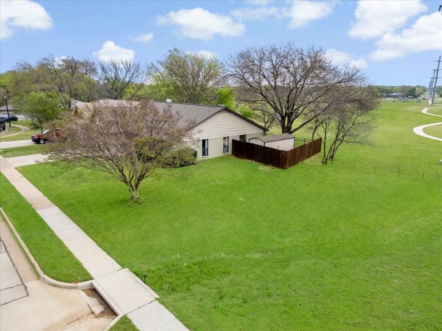 3028 Oak Valley Drive, Bedford, TX 76021