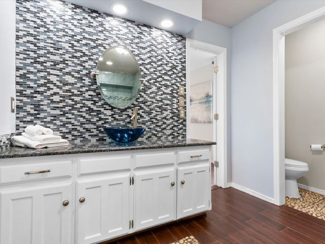 3028 Oak Valley Drive, Bedford, TX 76021