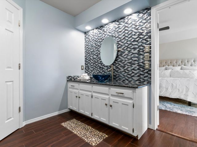 3028 Oak Valley Drive, Bedford, TX 76021