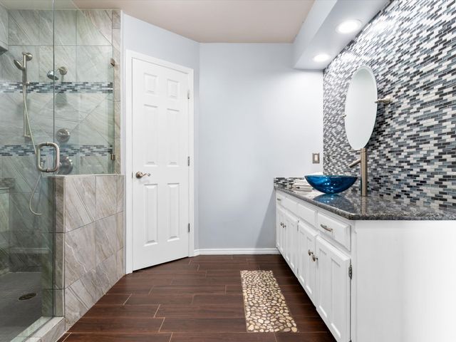 3028 Oak Valley Drive, Bedford, TX 76021