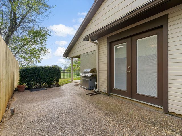 3028 Oak Valley Drive, Bedford, TX 76021