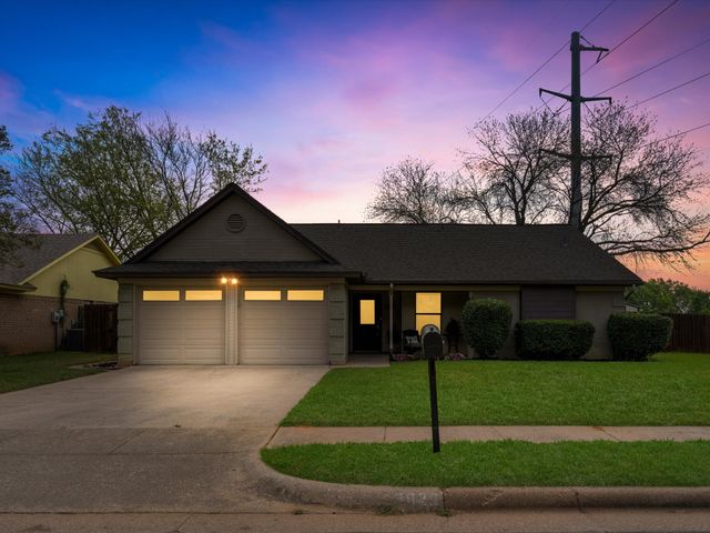 3028 Oak Valley Drive, Bedford, TX 76021