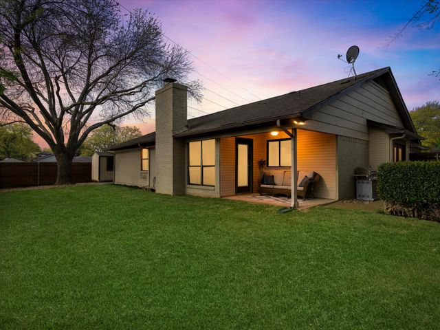 3028 Oak Valley Drive, Bedford, TX 76021