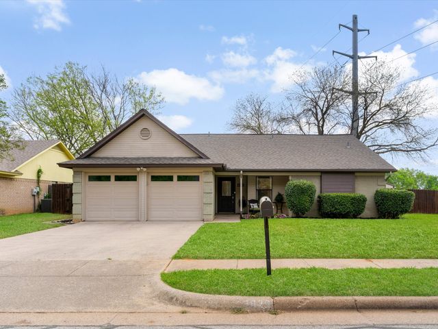 3028 Oak Valley Drive, Bedford, TX 76021