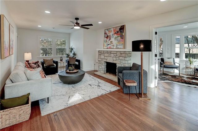 426 W 57th Street, Kansas City, MO 64113