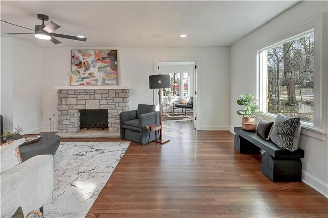 426 W 57th Street, Kansas City, MO 64113