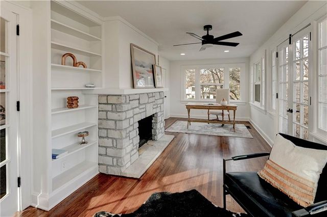 426 W 57th Street, Kansas City, MO 64113