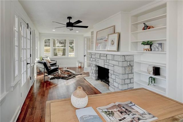 426 W 57th Street, Kansas City, MO 64113