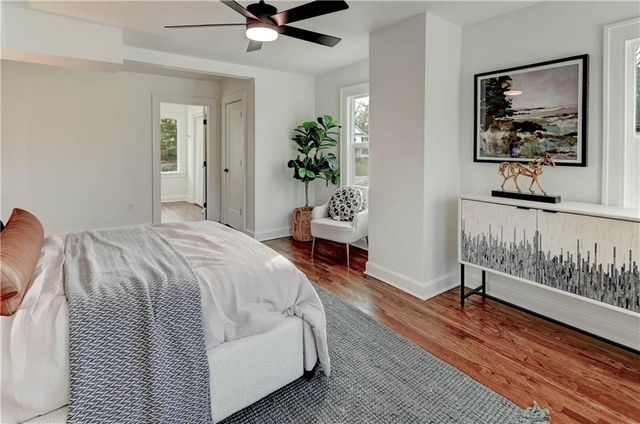 426 W 57th Street, Kansas City, MO 64113