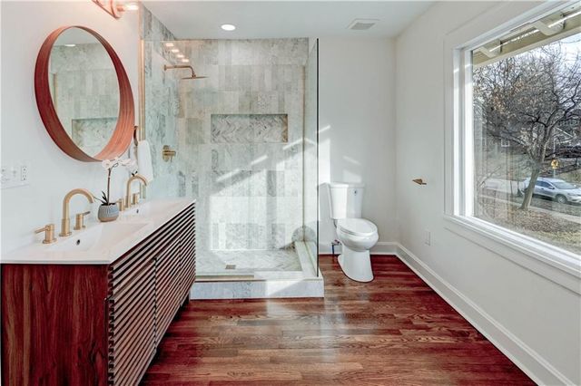 426 W 57th Street, Kansas City, MO 64113