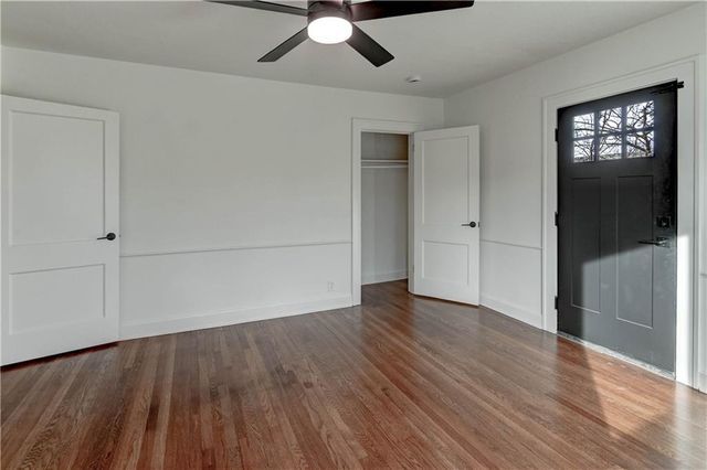 426 W 57th Street, Kansas City, MO 64113