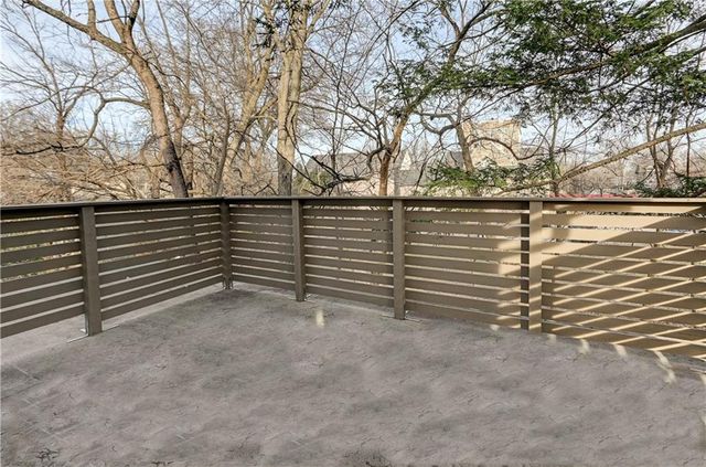 426 W 57th Street, Kansas City, MO 64113