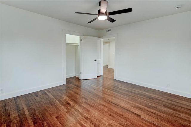 426 W 57th Street, Kansas City, MO 64113