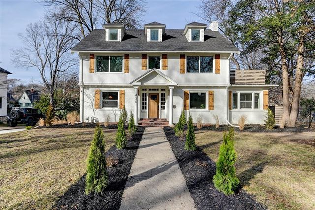 426 W 57th Street, Kansas City, MO 64113