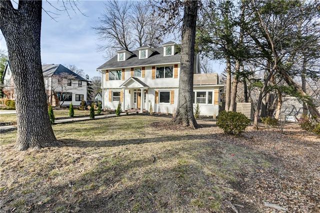 426 W 57th Street, Kansas City, MO 64113