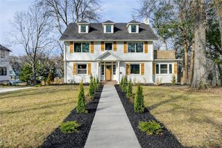 426 W 57th Street, Kansas City, MO 64113