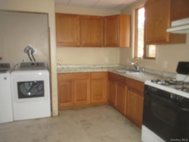 70 Deer Trail N, Greenwood Lake, NY 10925