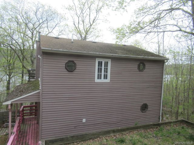 70 Deer Trail N, Greenwood Lake, NY 10925