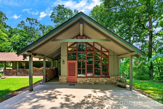 760 Glenn Bridge Road, Arden, NC 28704