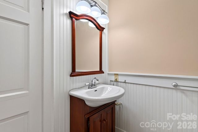 760 Glenn Bridge Road, Arden, NC 28704